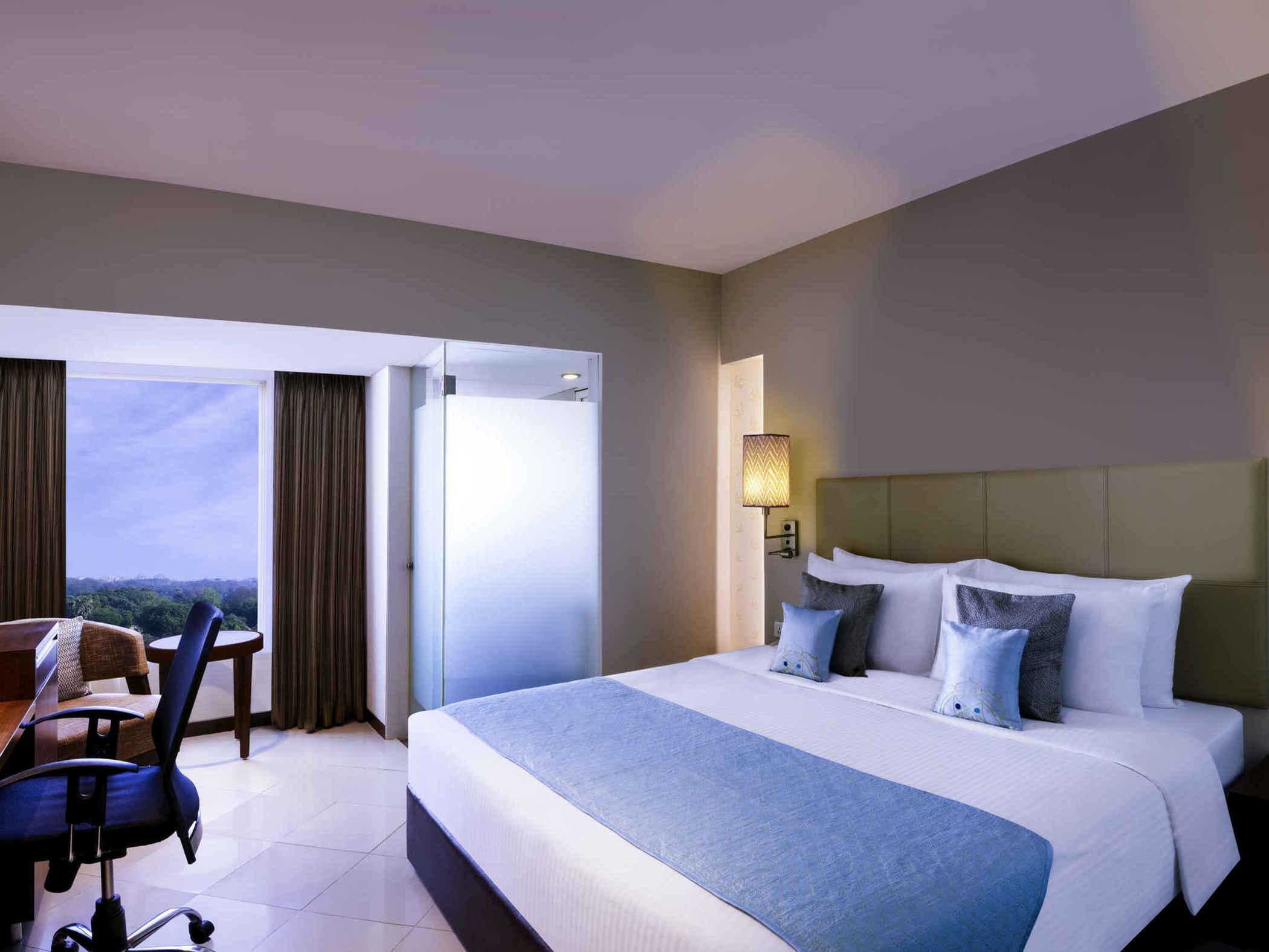 Grand Mercure Vadodara Surya Palace Zewnętrze zdjęcie