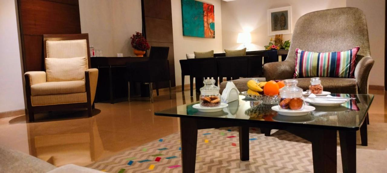 Grand Mercure Vadodara Surya Palace Zewnętrze zdjęcie
