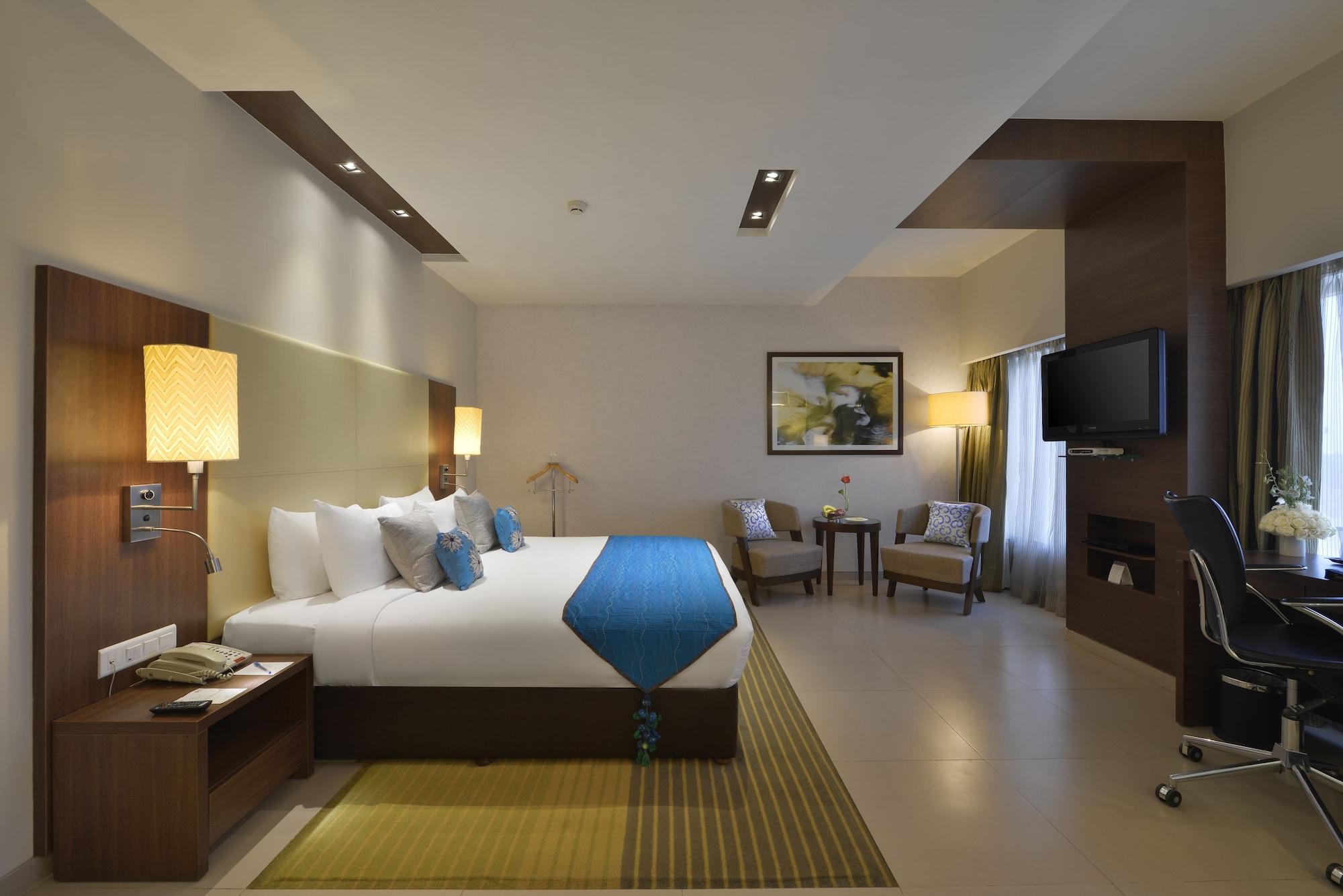Grand Mercure Vadodara Surya Palace Zewnętrze zdjęcie