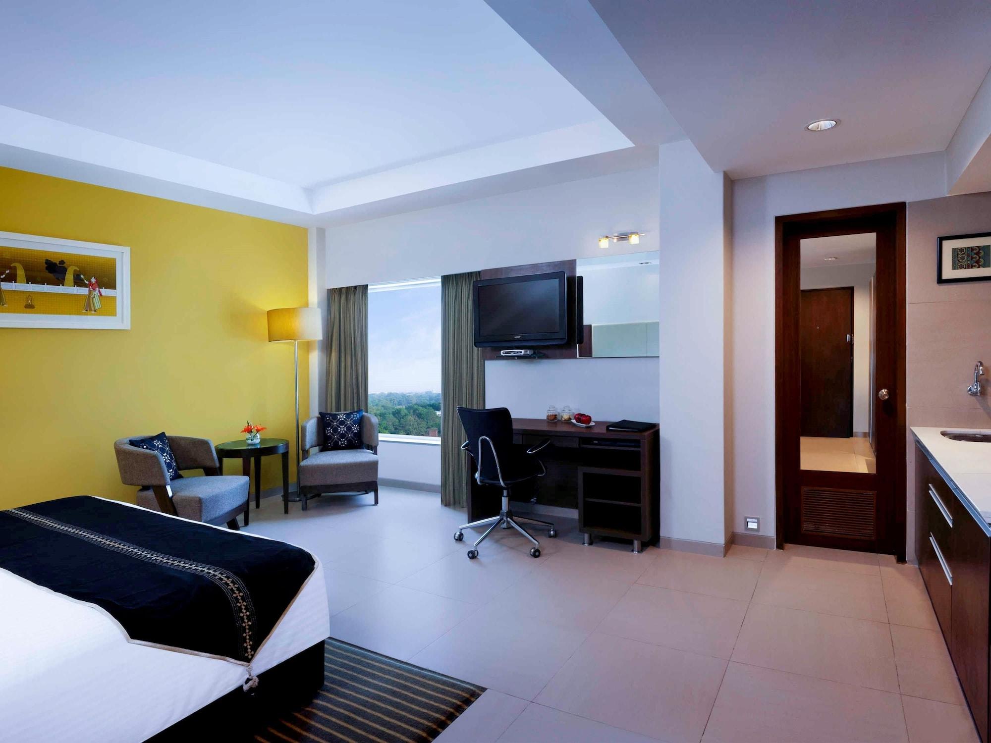 Grand Mercure Vadodara Surya Palace Zewnętrze zdjęcie
