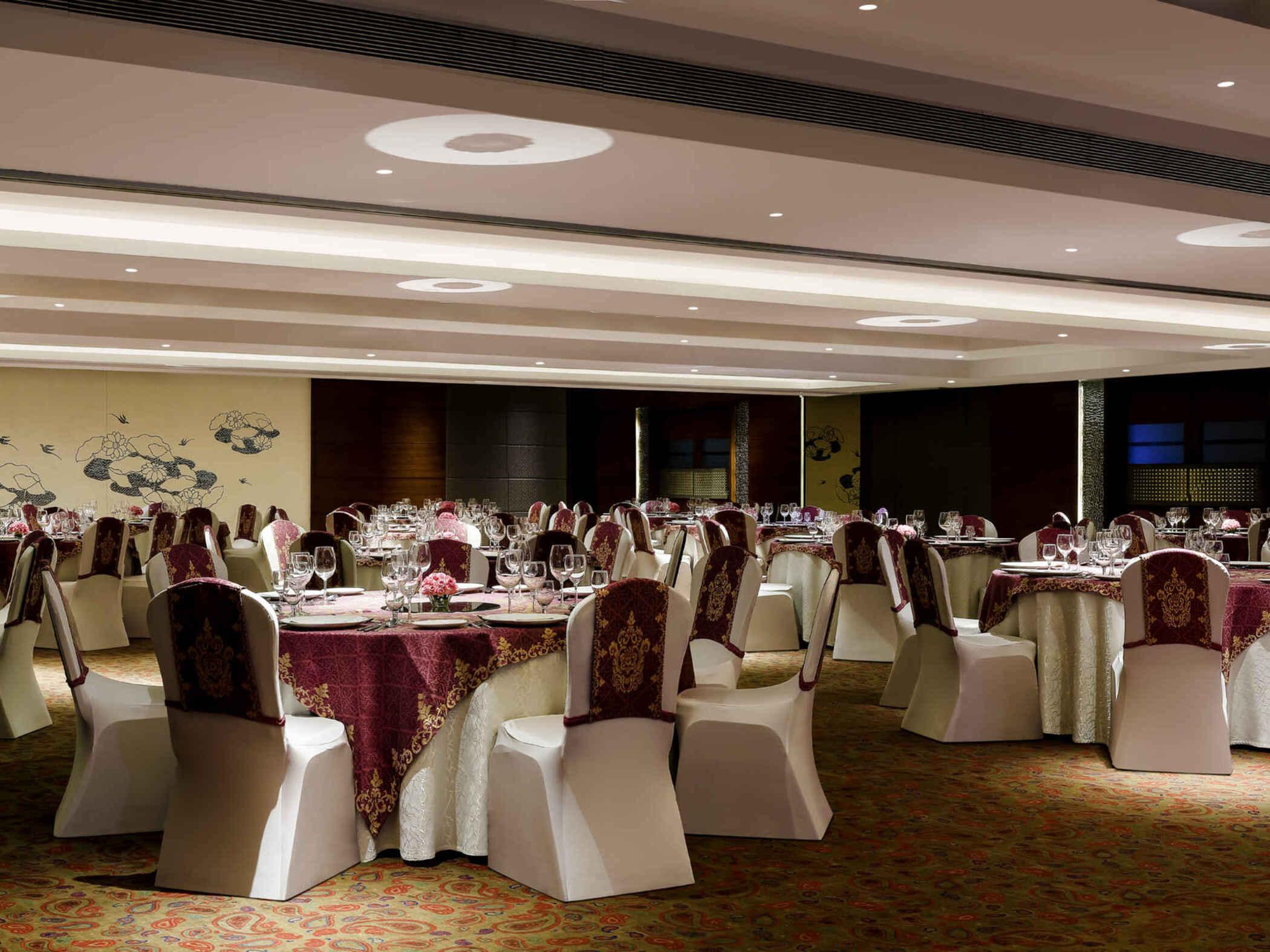 Grand Mercure Vadodara Surya Palace Zewnętrze zdjęcie