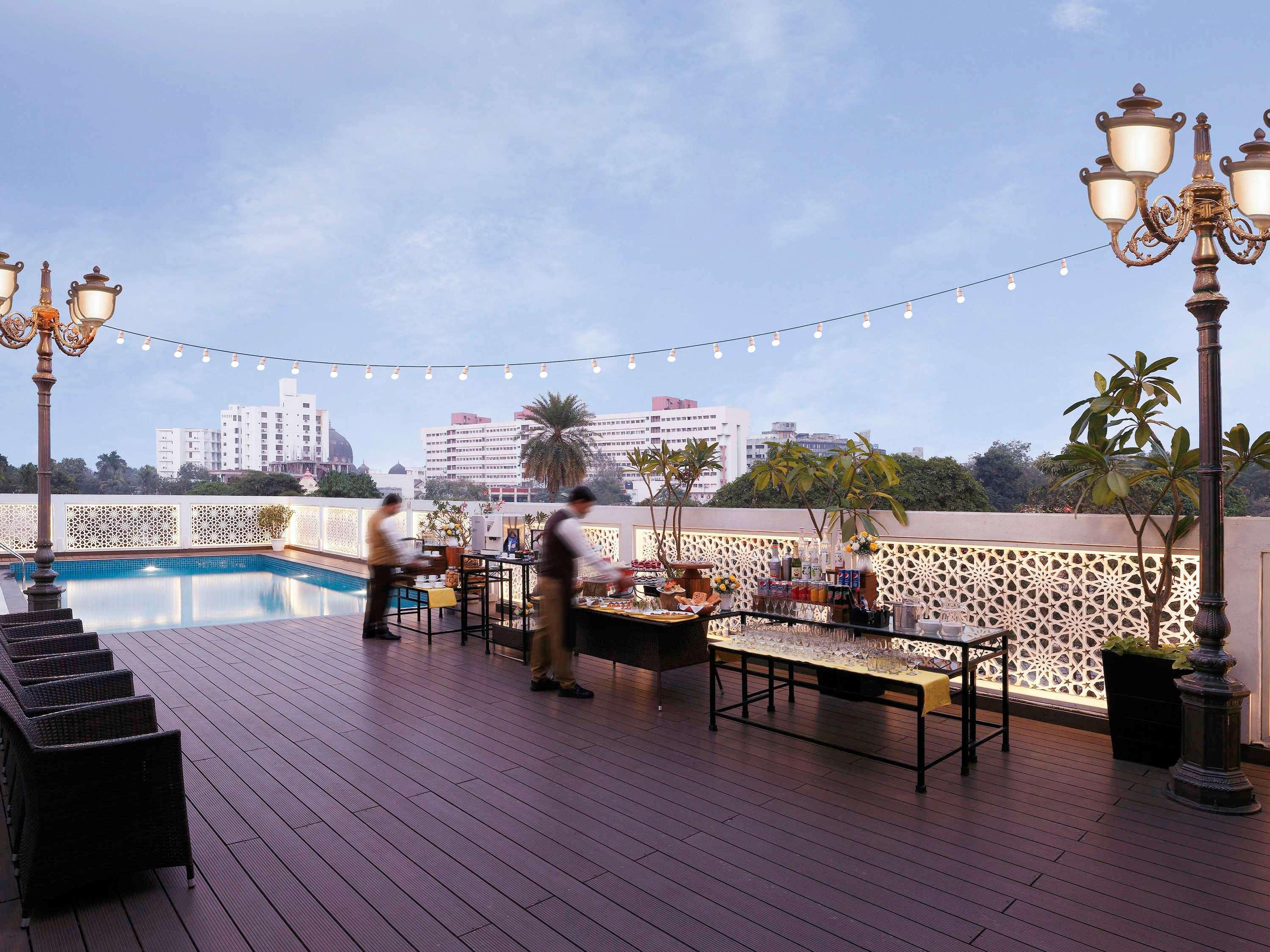 Grand Mercure Vadodara Surya Palace Zewnętrze zdjęcie
