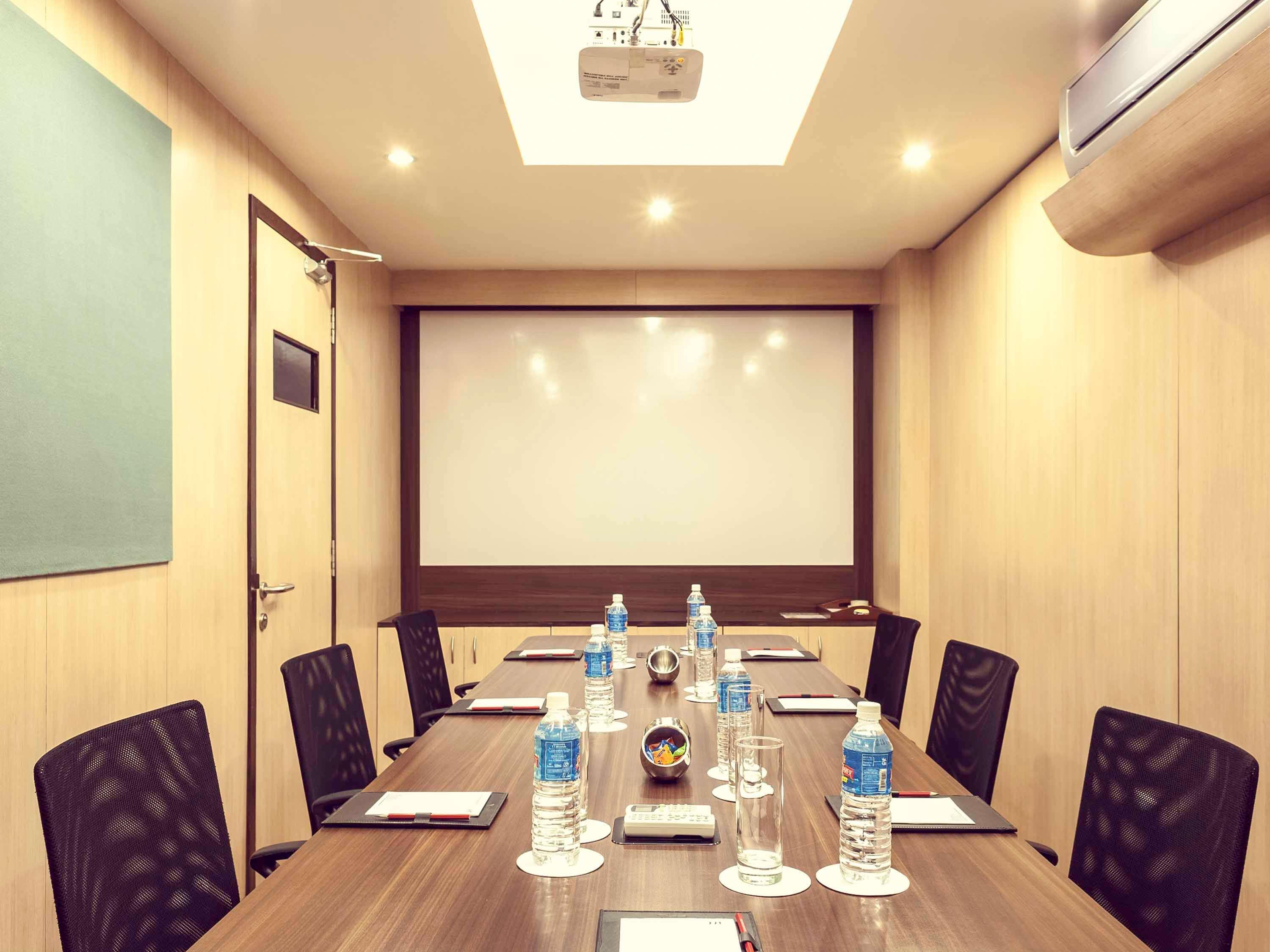Grand Mercure Vadodara Surya Palace Zewnętrze zdjęcie