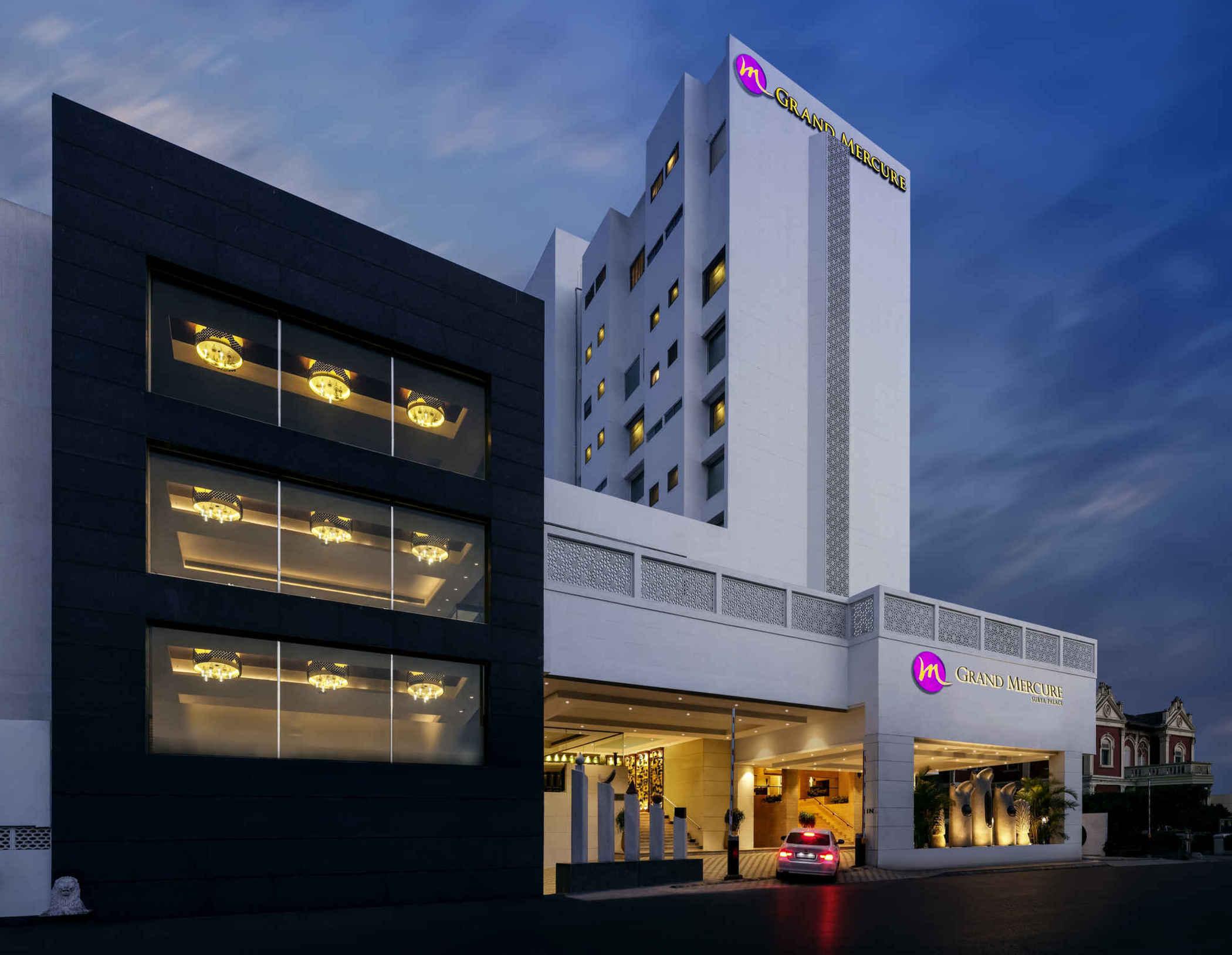 Grand Mercure Vadodara Surya Palace Zewnętrze zdjęcie