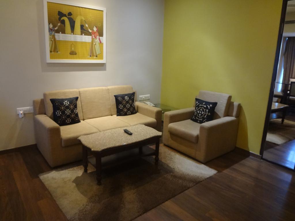 Grand Mercure Vadodara Surya Palace Zewnętrze zdjęcie