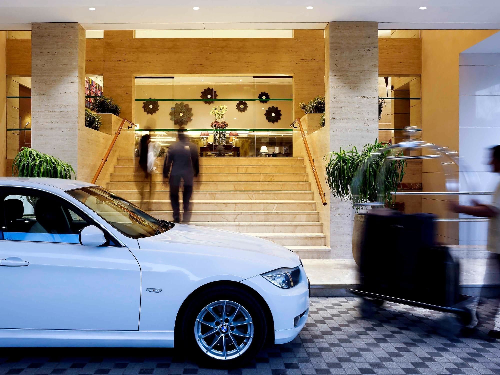 Grand Mercure Vadodara Surya Palace Zewnętrze zdjęcie